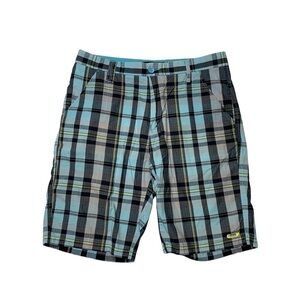 Oakley mens 32 plaid shorts